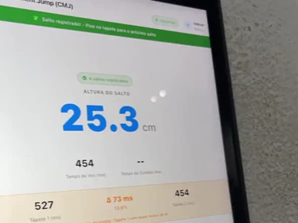 Tela do app com resultado real de Countermovement Jump (CMJ): 25.3cm de altura